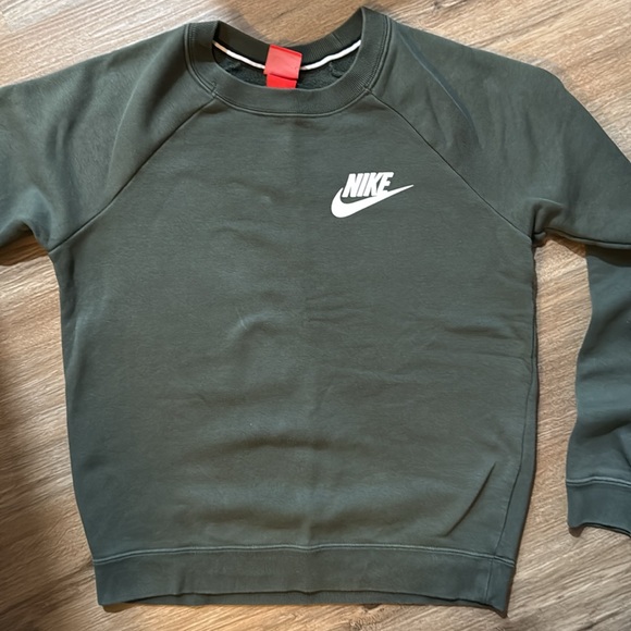 Crewneck Nike Sweatshirt - Picture 7 of 7